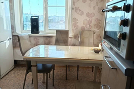 4-к. квартира, 72 м², 9/10 эт.