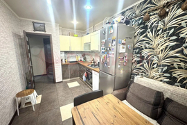 2-к. квартира, 54 м², 1/3 эт.